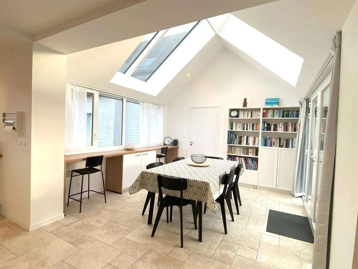 Villa Maison Neuve Avec Wifi, Terrasse, A 700M De La Plage A Tregastel - Ref 403